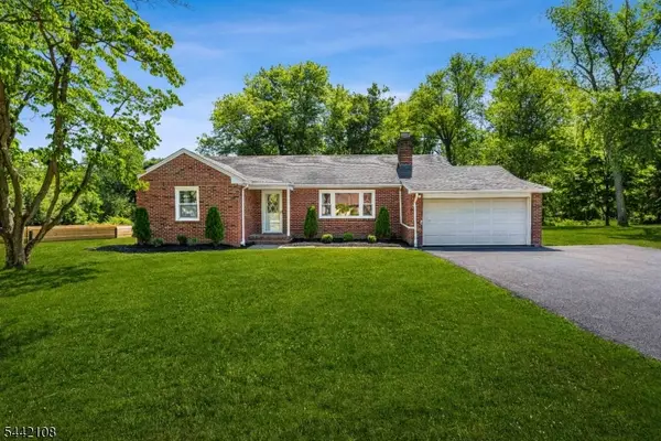 37 Barley Sheaf Rd, Raritan Twp., NJ 08822