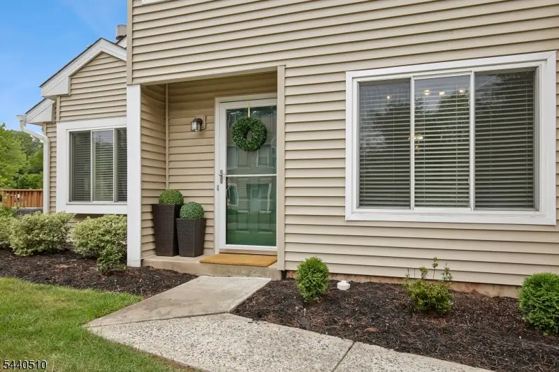 91 Cherrywood Dr, Franklin, NJ 08873 - #3