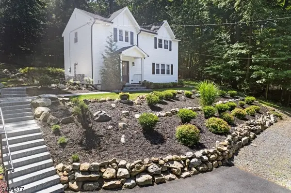 94 Castle Rock Rd, Jefferson Twp., NJ 07849