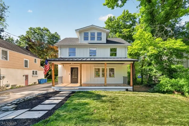 129 W Oak St, Basking Ridge, NJ 07920 - #1