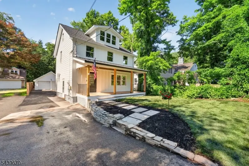 129 W Oak St, Basking Ridge, NJ 07920 - #2