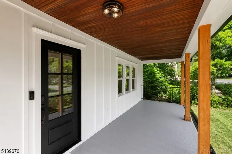 129 W Oak St, Basking Ridge, NJ 07920 - #3