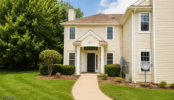 98 Overlook Dr, Lopatcong Twp., NJ 08886
