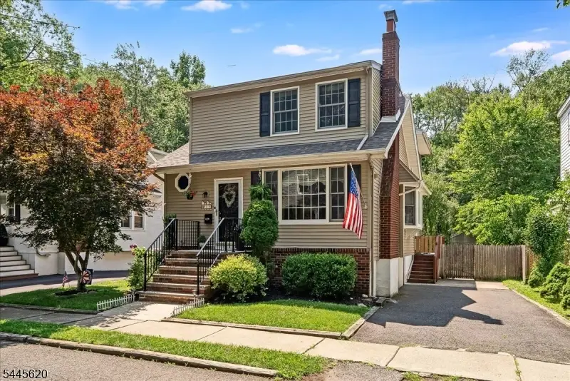 15 Oak St, Hillsdale, NJ 07642 - #2