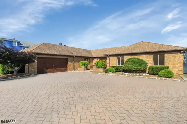 733 1st St, Lyndhurst Twp., NJ 07071