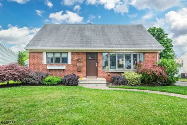 5 Doherty Dr East, Clifton City, NJ 07013