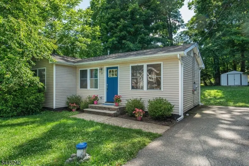 30 Tobyhanna Trl, Hopatcong, NJ 07843 - #1