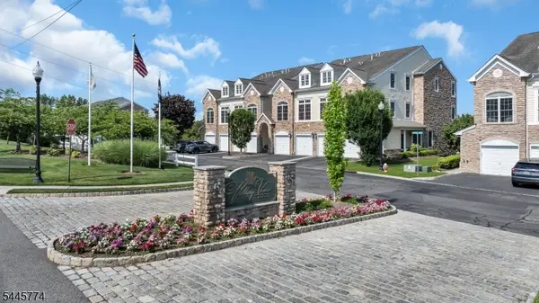 28 Forshee Cir, Montvale Boro, NJ 07645