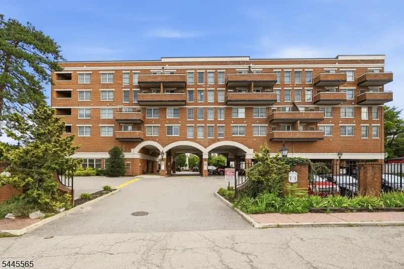 28 Iron Forge Sq #28, Pompton Lakes, NJ 07442 - #1