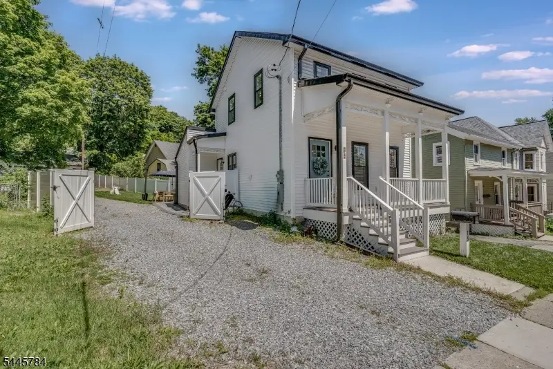 75 High St, Newton, NJ 07860 - #3