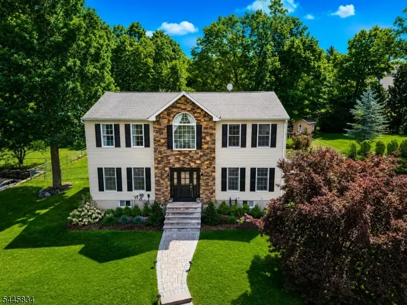 8 Cross Oak Ln, Macopin, NJ 07480 - #1