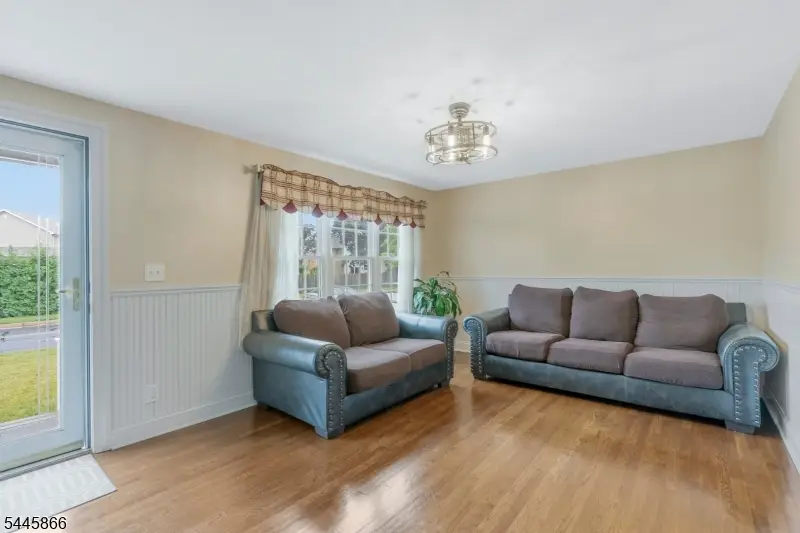 8 Hooker Street, Middlesex, NJ 08846 - #2