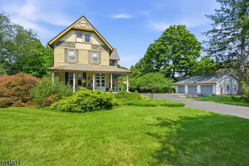 327 Willow Grove St, Hackettstown, NJ 07840 - #3