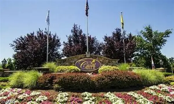 6 Delaware Crossing, Franklin Twp., NJ 08873
