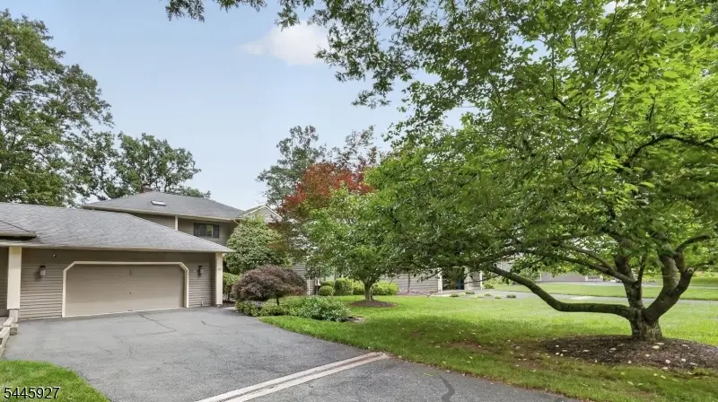 39 Hunters Circle, Tewksbury, NJ 08833 - #3