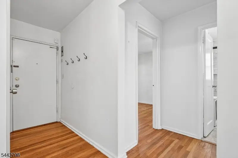 349 Bloomfield Ave #10, Verona, NJ 07044 - #3