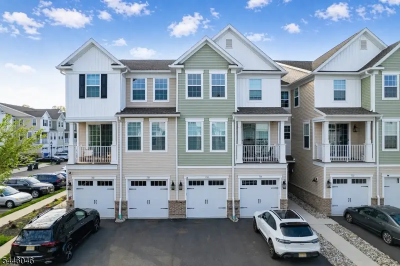 734 Station Rd, Dunellen, NJ 08812 - #1