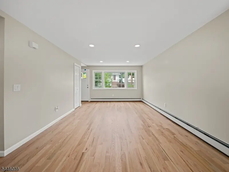 27 Kenter Pl, Clifton, NJ 07012 - #3