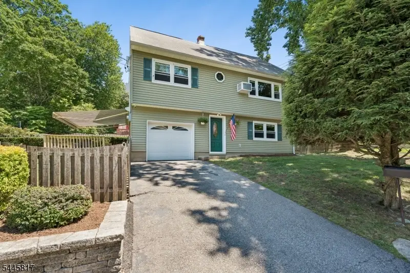 4 Dogwood Ter, Wayne, NJ 07470 - #1