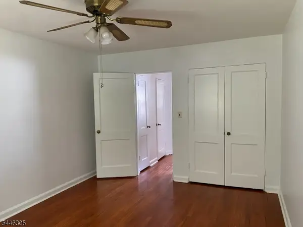 50 S 1st St, Bergenfield Boro, NJ 07621