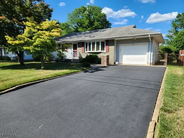 615 Ashland Rd, Middlesex Boro, NJ 08846
