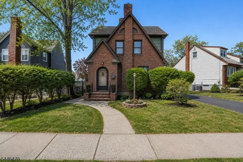 423 E Lincoln Ave, Roselle Park, NJ 07204 - #1
