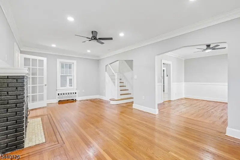 423 E Lincoln Ave, Roselle Park, NJ 07204 - #2