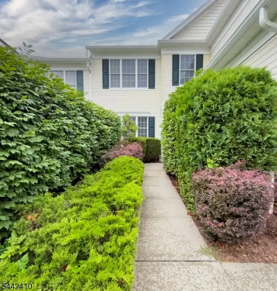 92 Mackenzie Ln, Denville, NJ 07834 - #2