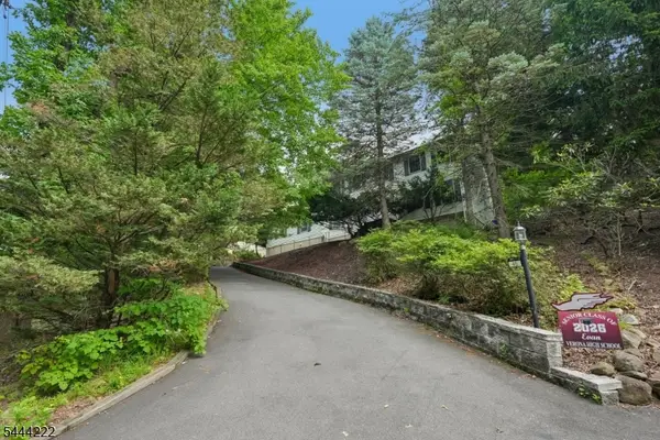 45 Fells Rd, Verona Twp., NJ 07044