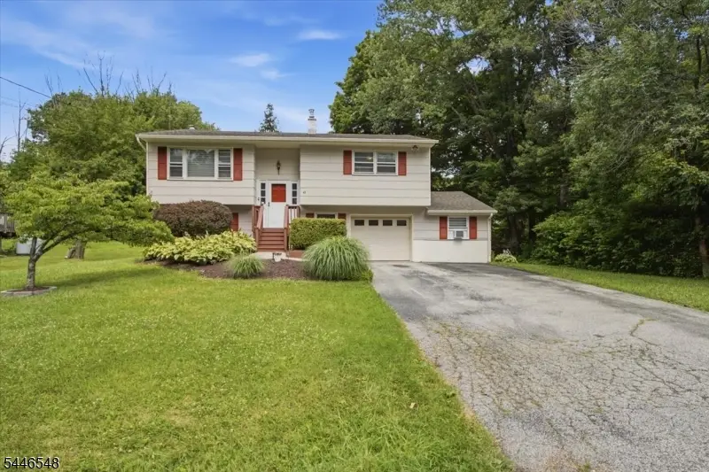 43 Cedar Tree Dr, Vernon, NJ 07422 - #1