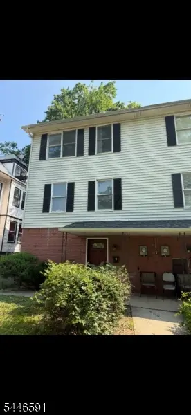 90 Chestnut St, East Orange City, NJ 07018