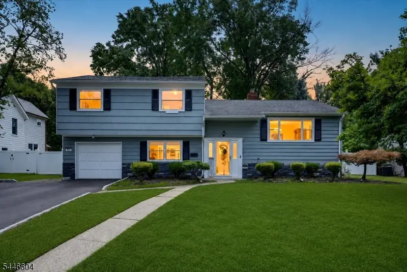 105 Summit Ct, Westfield, NJ 07090 - #1