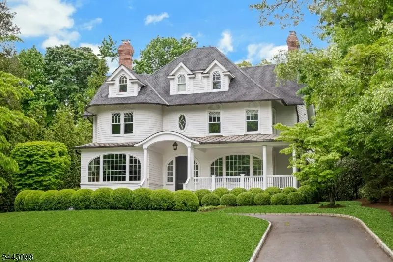 129 Hobart Ave, Summit, NJ 07901 - #2