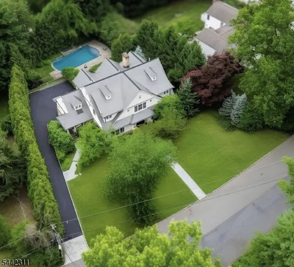 281 Long Hill Dr, Millburn Twp., NJ 07078