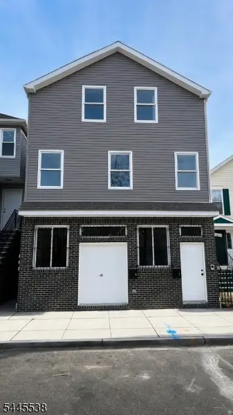 52 Holland St, Newark City, NJ 07103