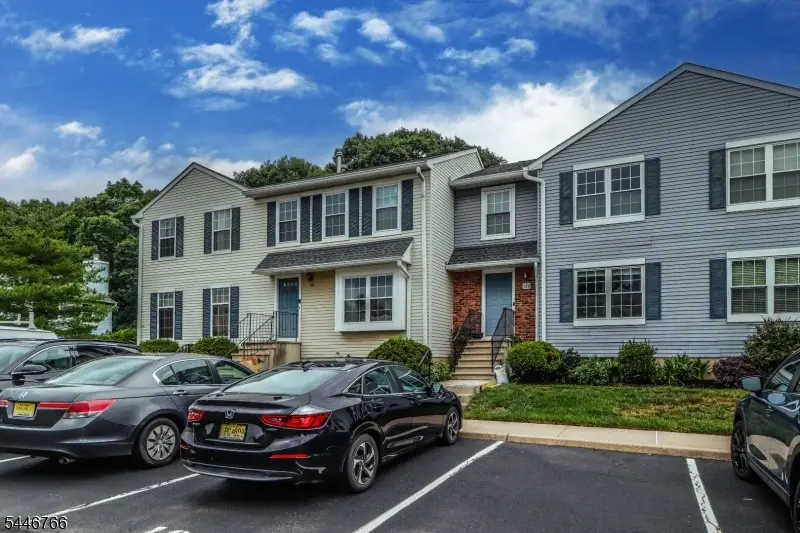 136 Coburn Ln, Franklin, NJ 08873 - #3