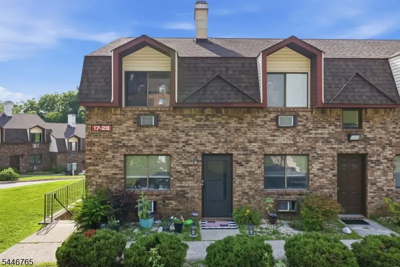 17 Great Gorge Ter, Vernon, NJ 07462 - #1