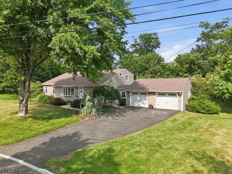 15 Deerhead Dr, Martinsville, NJ 08807 - #1