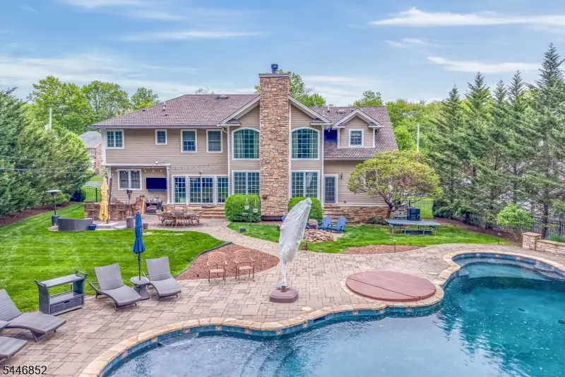 37 Rogers Ave, Berkeley Heights, NJ 07922 - #3