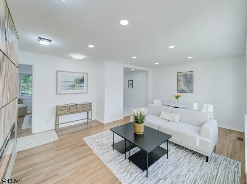 271 Valley Rd, Clark, NJ 07066 - #3