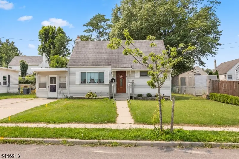 9 Soloff Dr, Hamilton, NJ 08610 - #1