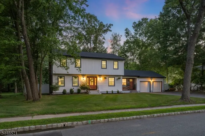 17 New England Dr, Lake Hiawatha, NJ 07034 - #1