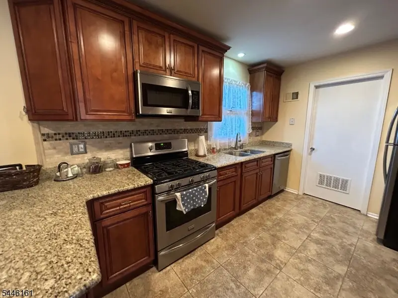 71 Dukes Rd, Rahway, NJ 07065 - #2