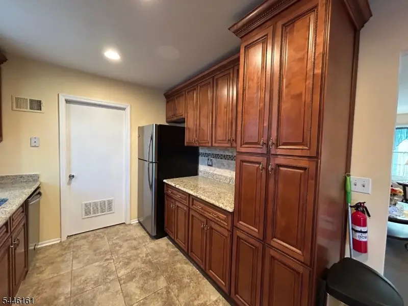71 Dukes Rd, Rahway, NJ 07065 - #3