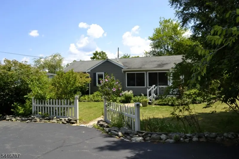 238 Fairview Ave, Hampton, NJ 07860 - #1