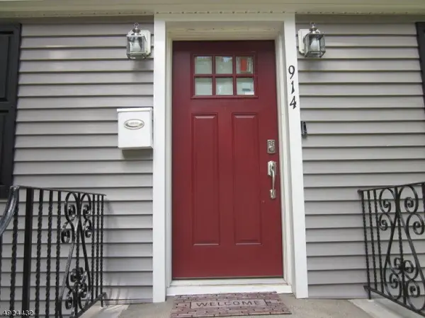 914 Oak St, Roselle Boro, NJ 07203