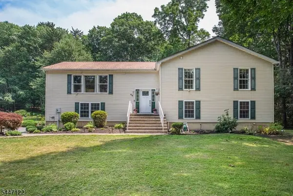 48 Green Ln, Randolph Twp., NJ 07869