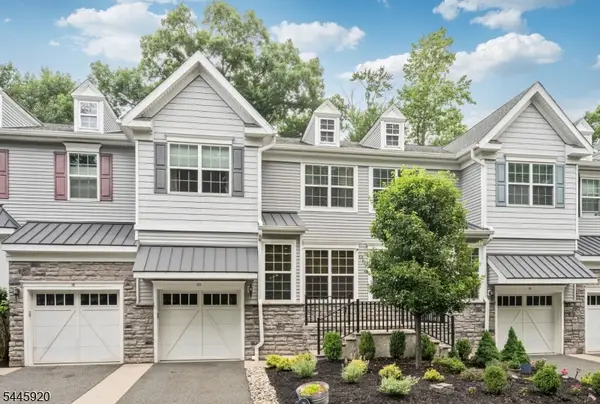 20 Masterson Ct, Waldwick Boro, NJ 07463