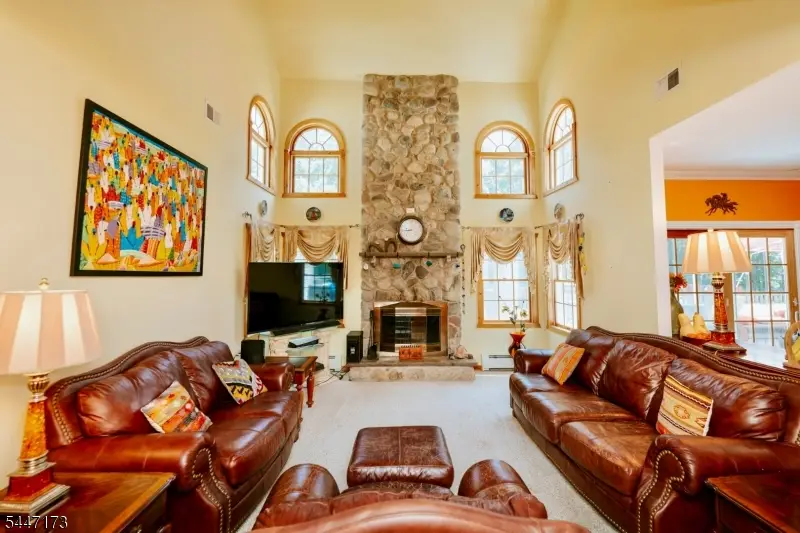 4 White Tail Ct, Hardyston, NJ 07480 - #2