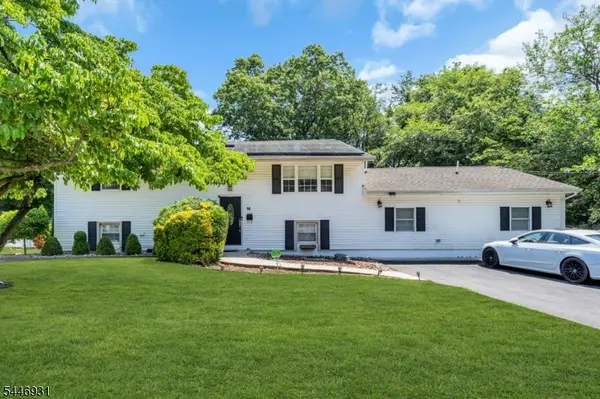 14 Arlington Dr, Howell Twp., NJ 07731